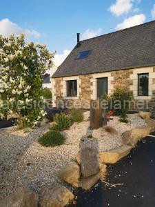 Photo de la Maisons de vacances Ty Kerieg à Trélévern